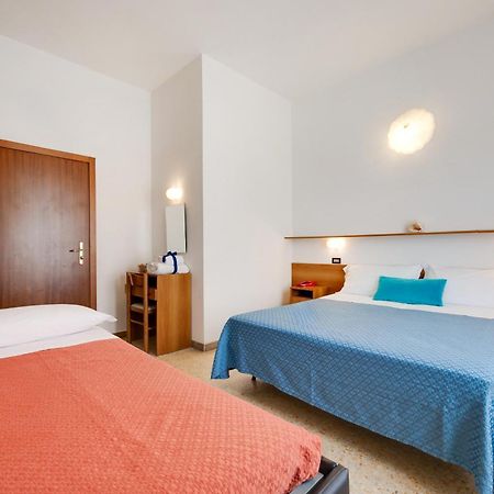 Hotel Numi Rimini Esterno foto