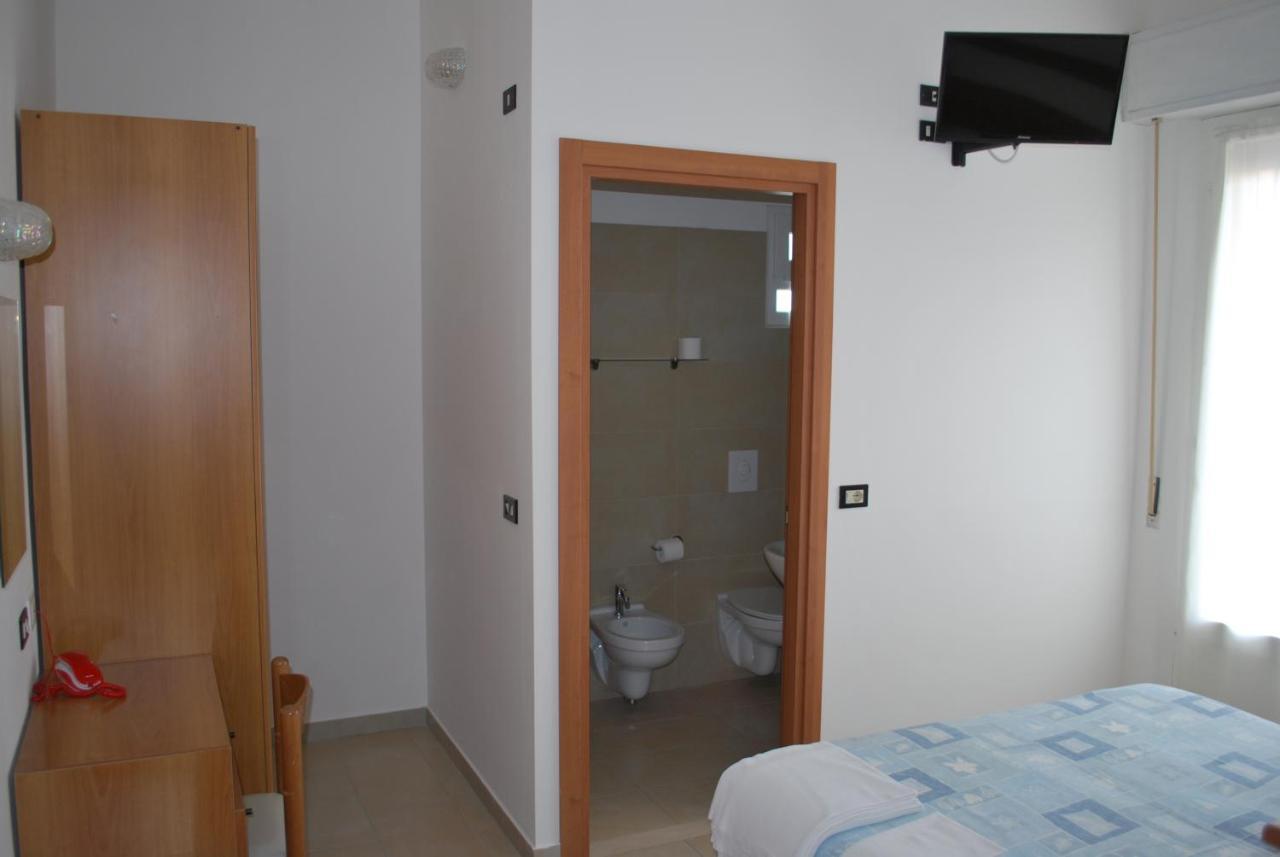 Hotel Numi Rimini Esterno foto