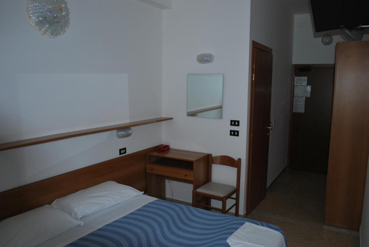Hotel Numi Rimini Esterno foto