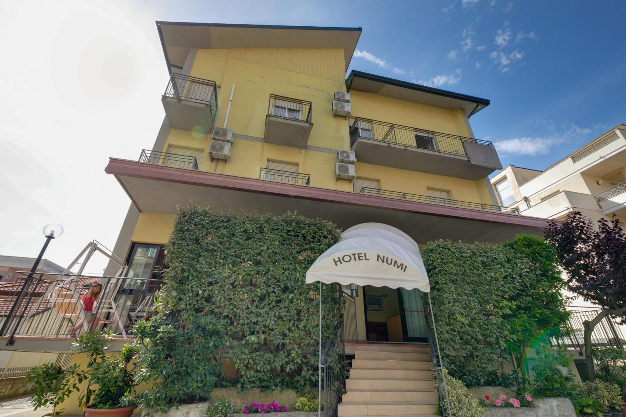 Hotel Numi Rimini Esterno foto