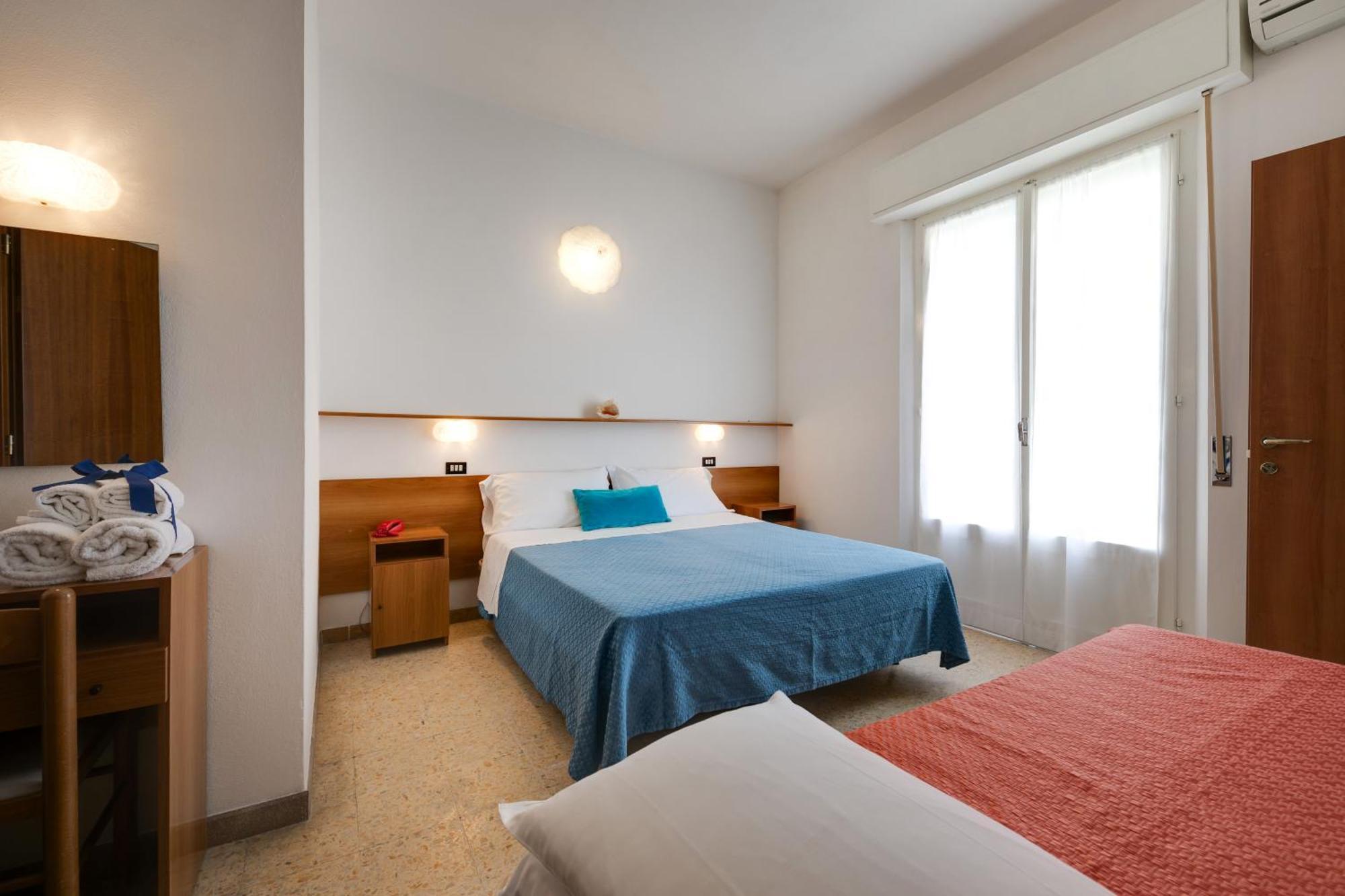 Hotel Numi Rimini Esterno foto